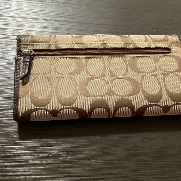 GUC Coach Wallet - Picture 9 of 9